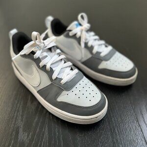 Nike Sneaker Big Kid Size 6